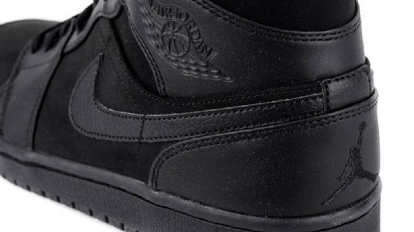 Nike Air Jordan 1 Mid Tops Kolminkertaiset Miesten Kengät Musta