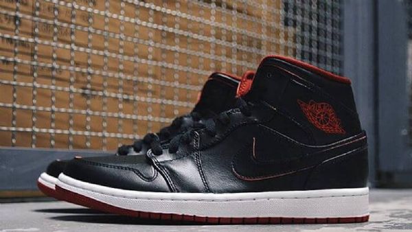 Nike Air Jordan 1 Mid Tops Lance Mountain Leveät Kengät Miehille Musta