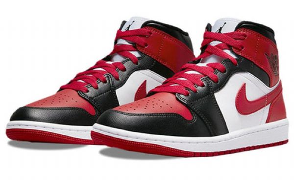 Nike Air Jordan 1 Mid Tops Leveävarvas Retro Koripallokengät Naisille Musta Punainen