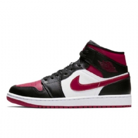 Nike Air Jordan 1 Mid Tops Leveävarvaskengät Miehille Musta Punainen