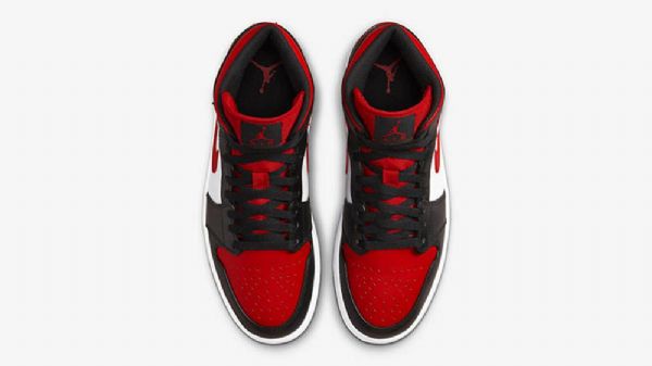 Nike Air Jordan 1 Mid Tops Leveävarvaskengät Miehille Musta Valkoinen Punainen