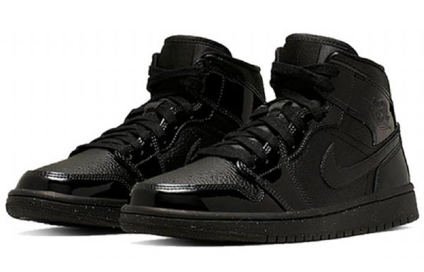 Nike Air Jordan 1 Mid Tops Patenttiretro-koripallokengät Naisille Mustat
