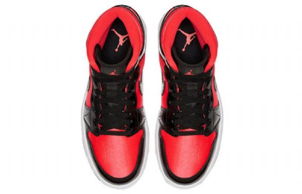 Nike Air Jordan 1 Mid Tops Retro Koripallokengät Naisille Musta Punainen