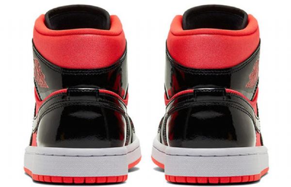 Nike Air Jordan 1 Mid Tops Retro Koripallokengät Naisille Musta Punainen