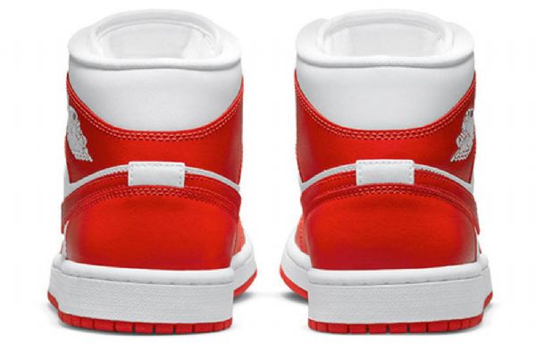 Nike Air Jordan 1 Mid Tops Retro Koripallokengät Naisille Punainen