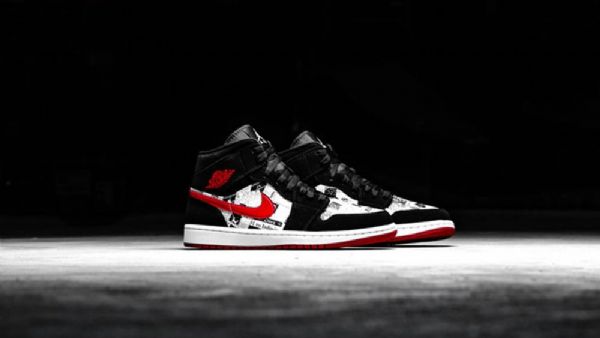 Nike Air Jordan 1 Mid Tops Sanomalehti Air Times Miesten Kengät Musta