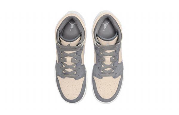 Nike Air Jordan 1 Mid Tops Se Gs Koripallokengät Miehille Harmaa