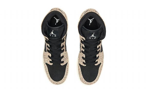 Nike Air Jordan 1 Mid Tops Se Gs Koripallokengät Miehille Leopard