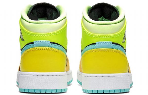 Nike Air Jordan 1 Mid Tops Se Gs Koripallokengät Miehille Monivärinen