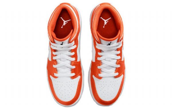Nike Air Jordan 1 Mid Tops Se Gs Koripallokengät Miehille Oranssi