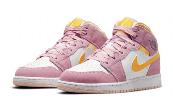 Nike Air Jordan 1 Mid Tops Se Gs Koripallokengät Miehille Pinkki