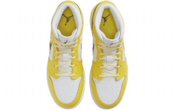 Nike Air Jordan 1 Mid Tops Se Gs Koripallokengät Miehille Pinkki Keltainen