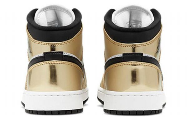 Nike Air Jordan 1 Mid Tops Se Gs Koripallokengät Miesten Kulta