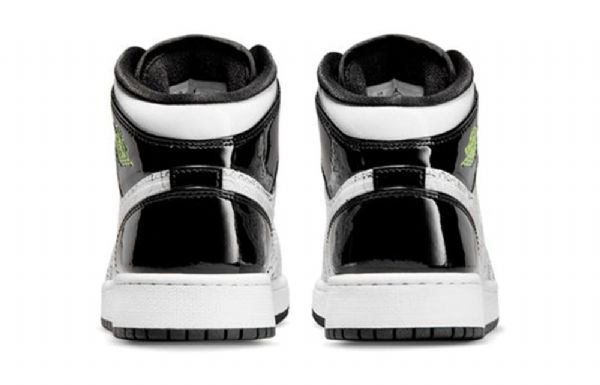 Nike Air Jordan 1 Mid Tops Se Gs Koripallokengät Miesten Musta Valkoinen
