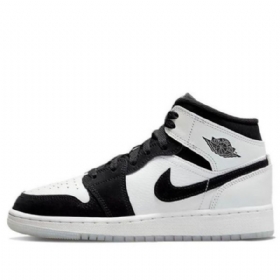 Nike Air Jordan 1 Mid Tops Se Gs Koripallokengät Miesten Musta Valkoinen