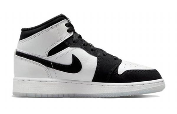 Nike Air Jordan 1 Mid Tops Se Gs Koripallokengät Miesten Musta Valkoinen