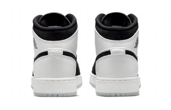 Nike Air Jordan 1 Mid Tops Se Gs Koripallokengät Miesten Musta Valkoinen