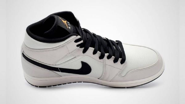 Nike Air Jordan 1 Mid Tops Se Kengät Miehille Beige Musta