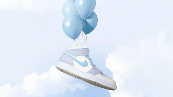 Nike Air Jordan 1 Mid Tops Se Kengät Naisille Vaaleansininen Valkoinen
