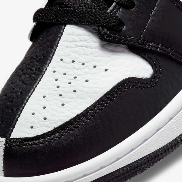 Nike Air Jordan 1 Mid Tops Se Kengät Naisille Valkoinen Musta