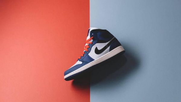 Nike Air Jordan 1 Mid Tops Se Miesten Kengät Sininen Musta