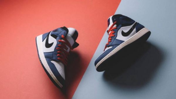 Nike Air Jordan 1 Mid Tops Se Miesten Kengät Sininen Musta