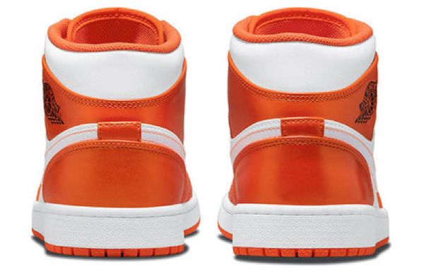 Nike Air Jordan 1 Mid Tops Se Retro Koripallokengät Miehille Oranssi