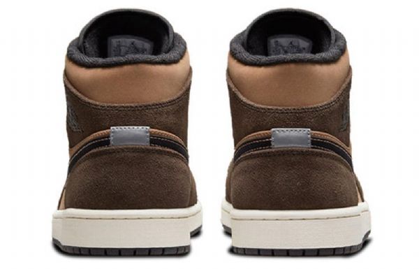 Nike Air Jordan 1 Mid Tops Se Retro Koripallokengät Miehille Tumman Suklaanruskea