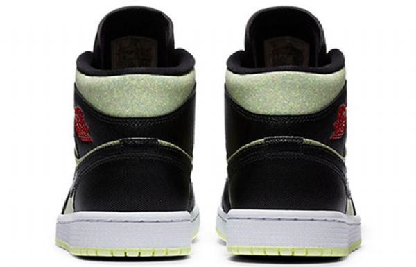 Nike Air Jordan 1 Mid Tops Se Retro Koripallokengät Naisille Musta