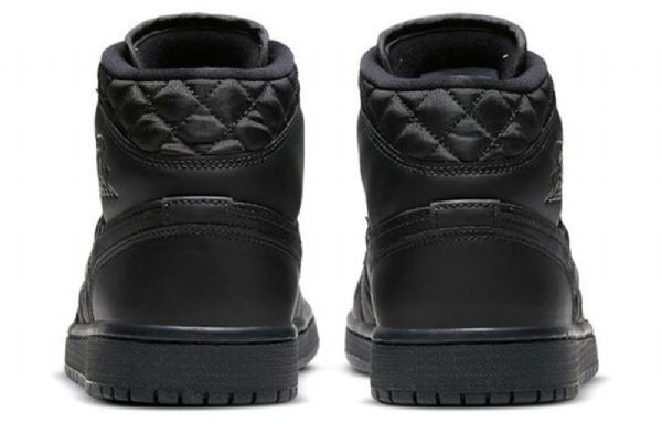 Nike Air Jordan 1 Mid Tops Se Retro Koripallokengät Naisille Musta