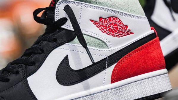 Nike Air Jordan 1 Mid Tops Se Union Toe Kengät Naisille Musta