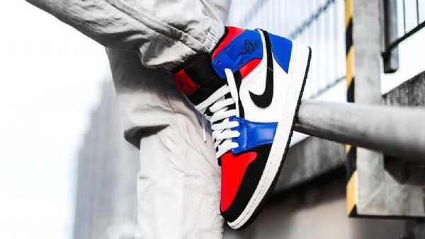 Nike Air Jordan 1 Mid Tops Top 3 Kenkiä Miehille Sininen Punainen Monivärinen