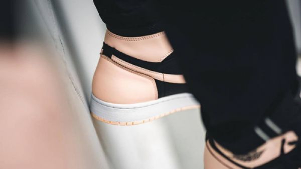 Nike Air Jordan 1 Naisten Kengät Musta Vaaleanpunainen