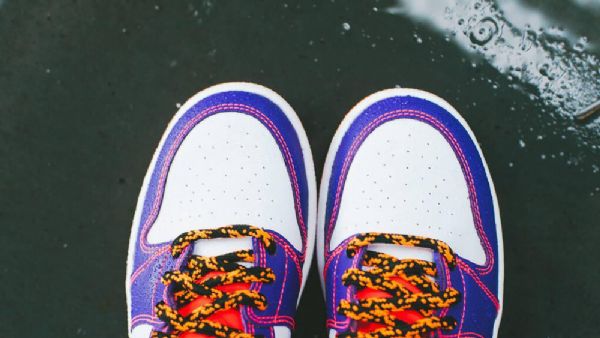 Nike Air Jordan 1 Og Gs Tasmanian Devil Kengät Miehille Purppura Valkoinen