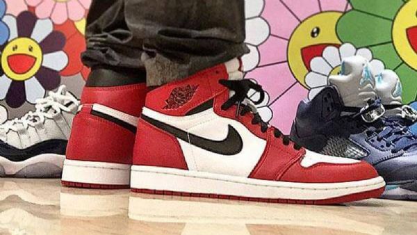 Nike Air Jordan 1 Og High Topit Chicagon Kengät Miehille Burgundy Valkoinen