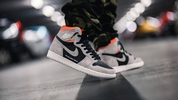 Nike Air Jordan 1 Retro Crimson Kengät Miehille Harmaa