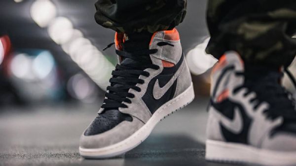 Nike Air Jordan 1 Retro Crimson Kengät Miehille Harmaa