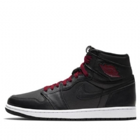 Nike Air Jordan 1 Retro High Topit Og Koripallokengät Miehille Musta Punainen