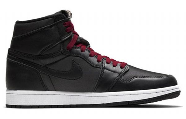Nike Air Jordan 1 Retro High Topit Og Koripallokengät Miehille Musta Punainen