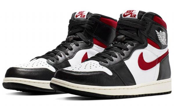 Nike Air Jordan 1 Retro High Topit Og Koripallokengät Miehille Punainen