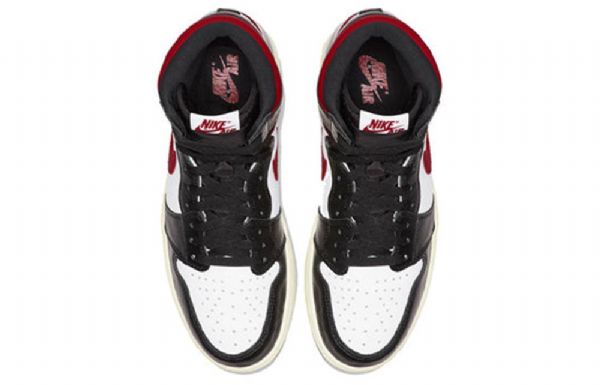 Nike Air Jordan 1 Retro High Topit Og Koripallokengät Miehille Punainen