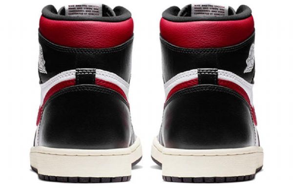 Nike Air Jordan 1 Retro High Topit Og Koripallokengät Miehille Punainen
