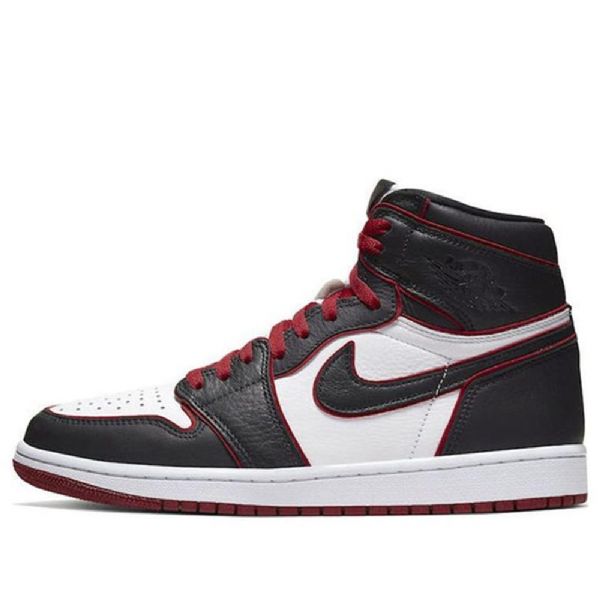 Nike Air Jordan 1 Retro High Topit Og Koripallokengät Miesten Musta Valkoinen