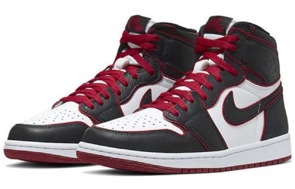 Nike Air Jordan 1 Retro High Topit Og Koripallokengät Miesten Musta Valkoinen