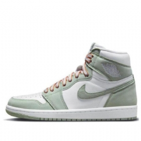 Nike Air Jordan 1 Retro High Topit Og Koripallokengät Naisille Minttuvalkoinen