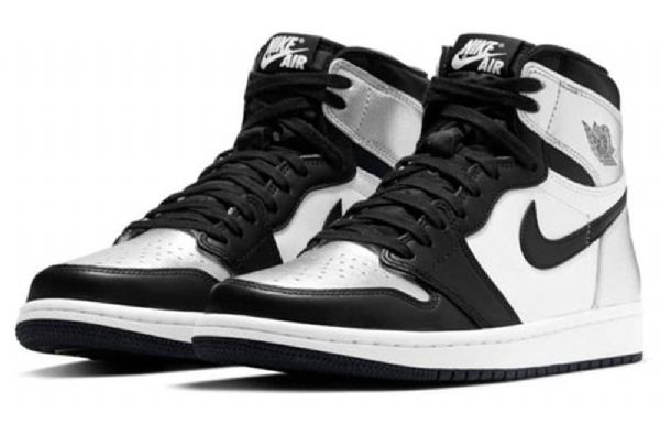 Nike Air Jordan 1 Retro High Topit Og Koripallokengät Naisten Hopea