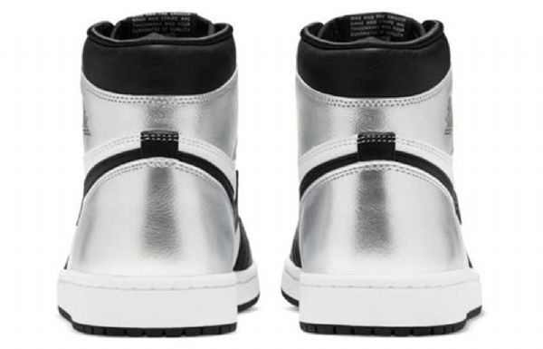 Nike Air Jordan 1 Retro High Topit Og Koripallokengät Naisten Hopea