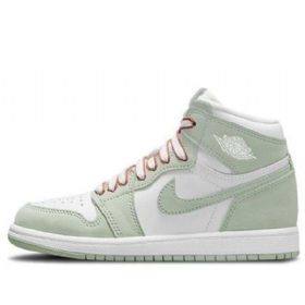 Nike Air Jordan 1 Retro High Topit Og Ps Koripallokengät Miehille Minttuvalkoinen
