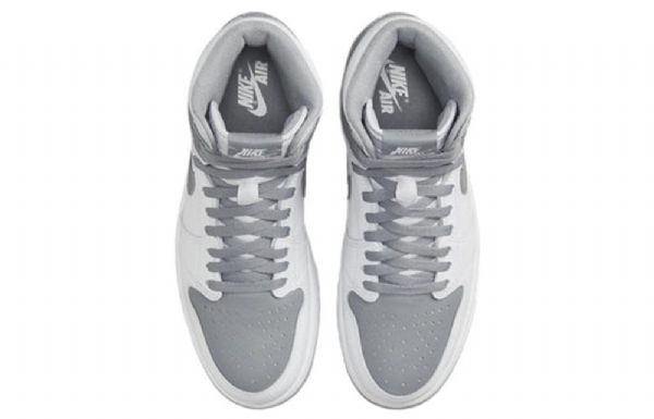 Nike Air Jordan 1 Retro High Topit Og Stealth Koripallokengät Miehille Harmaa Valkoinen