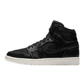 Nike Air Jordan 1 Retro High Tops Kengät Miehille Musta Valkoinen